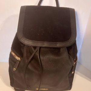 Vera Bradley Amy Backpack black leather with black calf, Drawstring closure